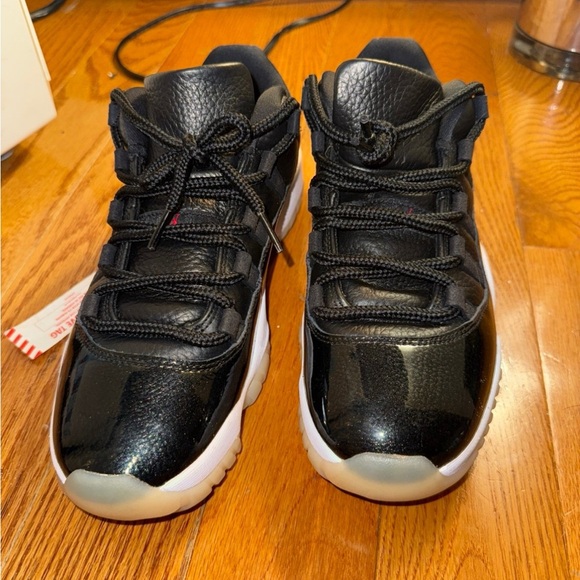 AIR JORDAN 11 RETRO LOW '72-10'